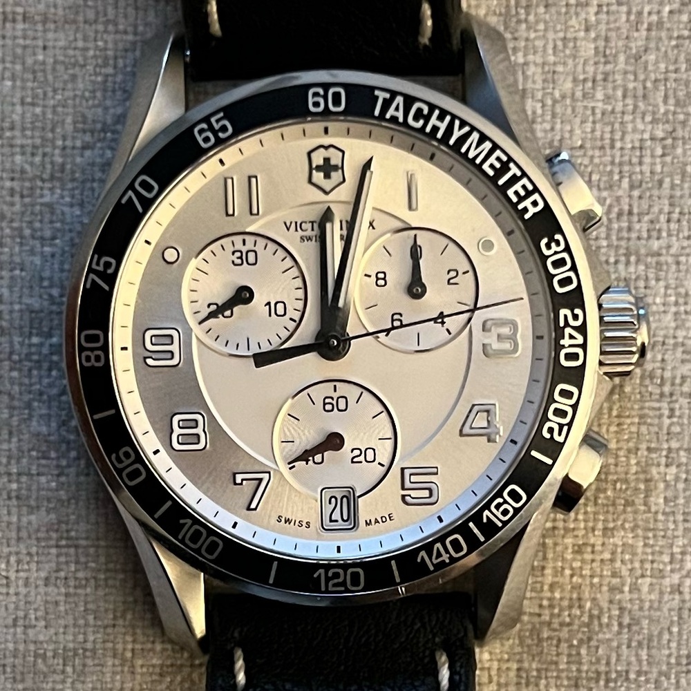 Victorinox Swiss Army FieldForce Classic Chronograph Mens Watch w/ Leather Band